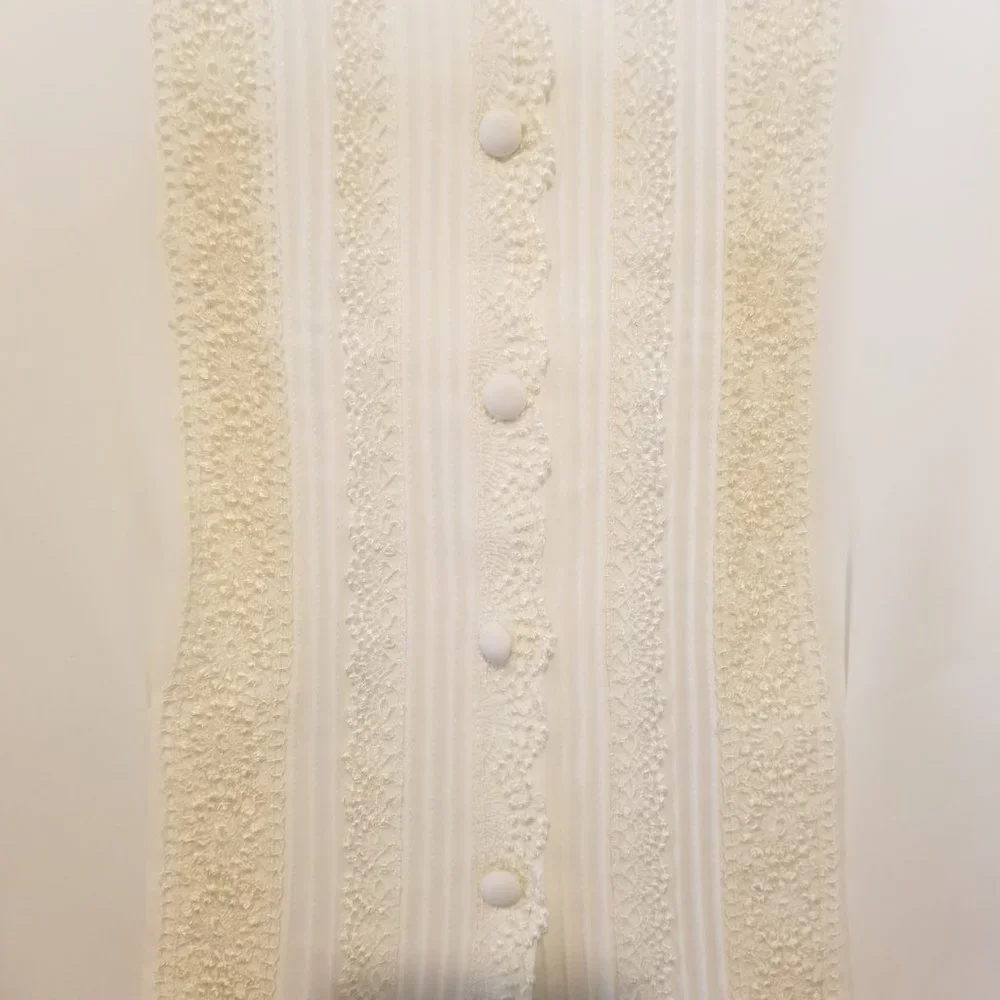 Kathy Che, Vintage White Lace Button Blouse, Size 8P - Picture 6 of 16